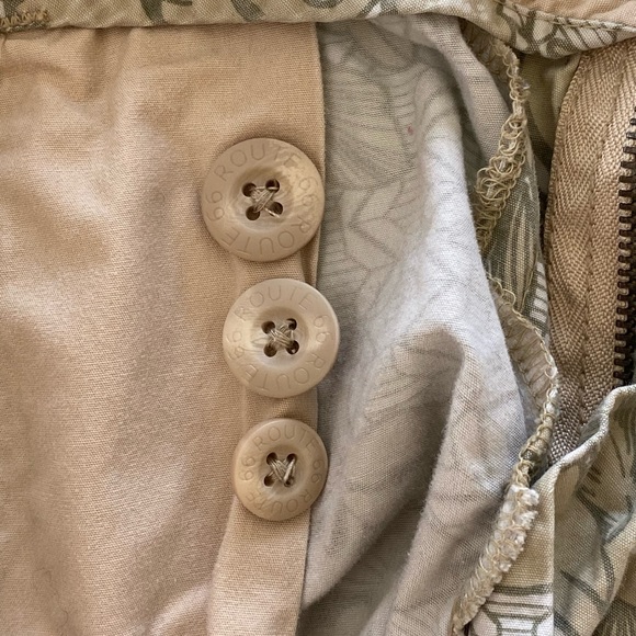 LAST CHANCE Route 66 Original Clothing Co Cotton Floral Print Cuffed Shorts, 7/8 - Picture 2 of 5